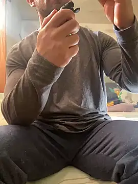 Snapshot of FumesClouds chatting on 01-02-25, 08:13 FumesClouds online show from 01-02-25, 08:13