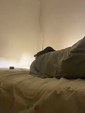 Snapshot of FumesClouds chatting on 10-17-25, 11:35 FumesClouds online show from 10-17-25, 11:35