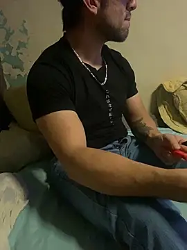 Snapshot of FumesClouds chatting on 10-26-25, 03:56 FumesClouds online show from 10-26-25, 03:56