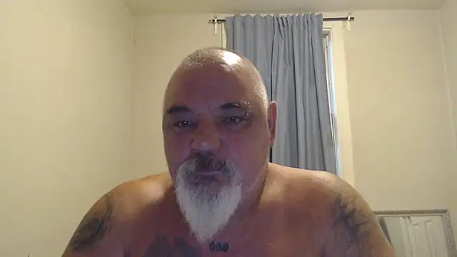 Newfiesausage1972 online show from 10-24-25, 12:23