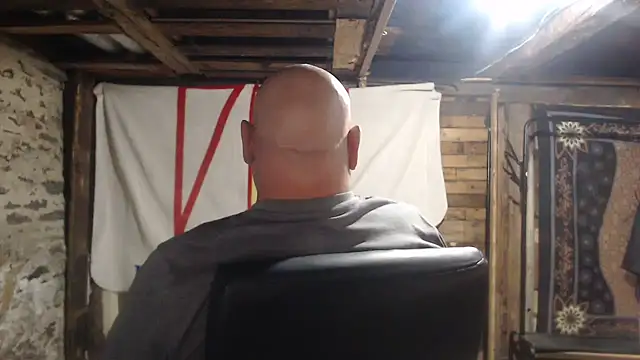 Newfiesausage1972 online show from 01-10-26, 11:34