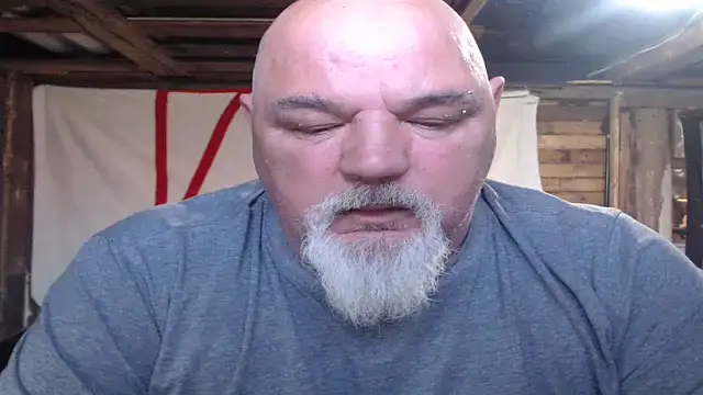 Newfiesausage1972 online show from 05-03-26, 04:57