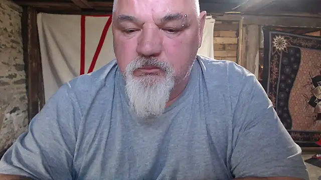 Newfiesausage1972 online show from 05-10-26, 11:43