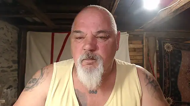 Newfiesausage1972 online show from 05-23-26, 11:03