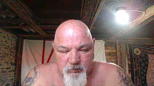 Newfiesausage1972 online show from 06-02-26, 02:30