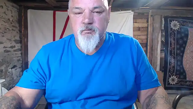 Newfiesausage1972 online show from 06-19-26, 12:09