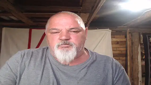 Newfiesausage1972 online show from 06-26-26, 11:25