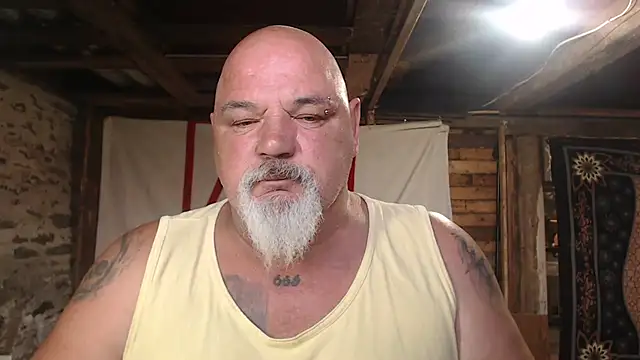 Newfiesausage1972 online show from 06-28-26, 12:11