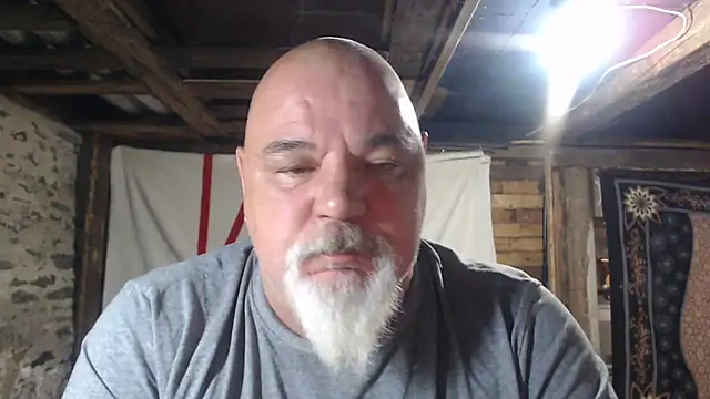 Newfiesausage1972 online show from 07-29-26, 09:51