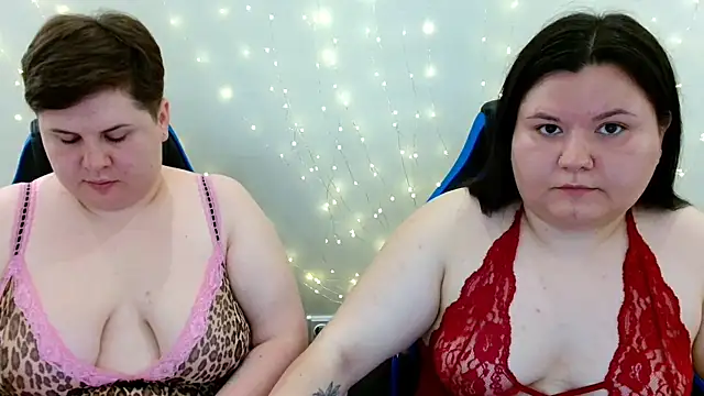 Snapshot of BeckyAndHellen chatting on 07-02-26, 09:04 BeckyAndHellen online show from 07-02-26, 09:04