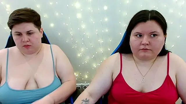 Snapshot of BeckyAndHellen chatting on 07-04-26, 09:26 BeckyAndHellen online show from 07-04-26, 09:26