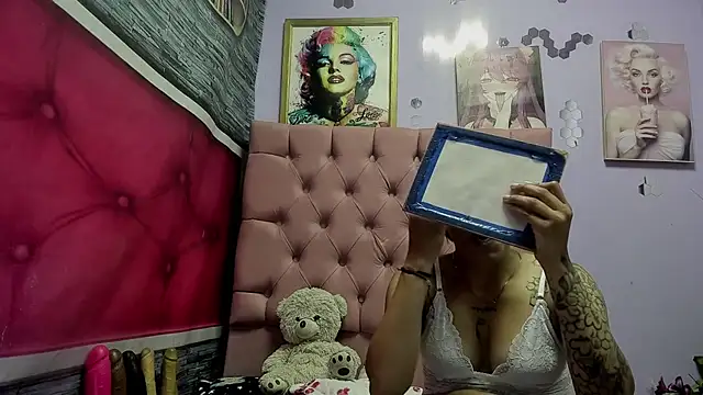 Snapshot of Yaumiko chatting on 09-15-25, 12:05 Yaumiko online show from 09-15-25, 12:05