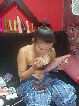 Snapshot of Yaumiko chatting on 10-29-25, 11:34 Yaumiko online show from 10-29-25, 11:34