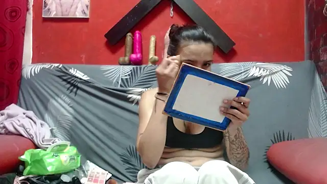 Snapshot of Yaumiko chatting on 11-08-25, 12:05 Yaumiko online show from 11-08-25, 12:05