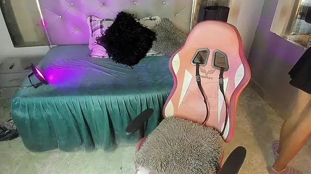 Snapshot of Loremhotsex chatting on 09-14-25, 07:46 Loremhotsex online show from 09-14-25, 07:46