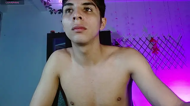 Snapshot of justin_alexxx chatting on 12-06-24, 07:34 justin alexxx online show from 12-06-24, 07:34