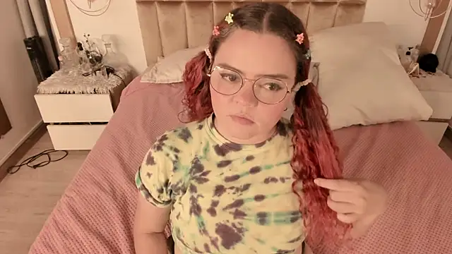 Twwiiggy online show from 03-17-25, 03:14