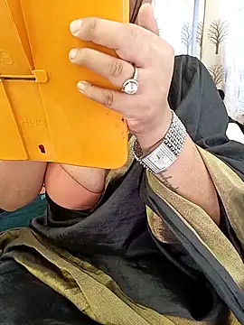 Divya girl online show from 12-22-25, 08:44