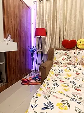 Divya girl online show from 06-16-26, 11:46