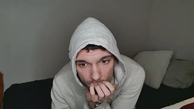 Snapshot of JackDesFeux chatting on 01-10-25, 05:47 JackDesFeux online show from 01-10-25, 05:47