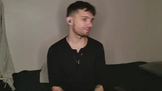 Snapshot of JackDesFeux chatting on 02-11-25, 03:29 JackDesFeux online show from 02-11-25, 03:29