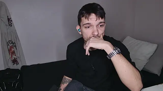 Snapshot of JackDesFeux chatting on 02-23-25, 12:08 JackDesFeux online show from 02-23-25, 12:08