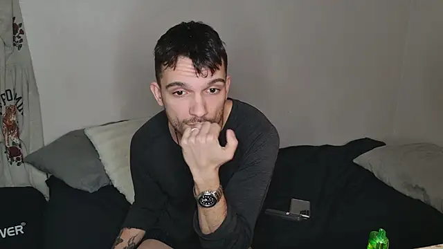 Snapshot of JackDesFeux chatting on 03-11-25, 02:21 JackDesFeux online show from 03-11-25, 02:21