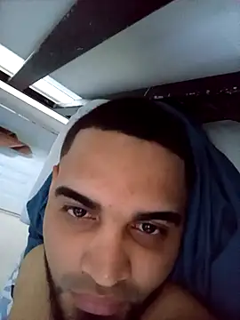 Snapshot of luismanuel_1998 chatting on 11-02-25, 02:41 luismanuel 1998 online show from 11-02-25, 02:41