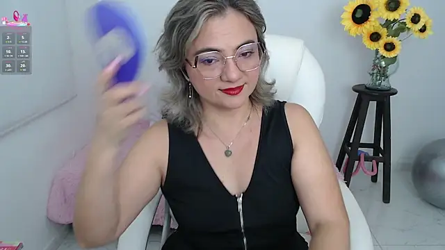 ana milf online show from 09-18-25, 11:56