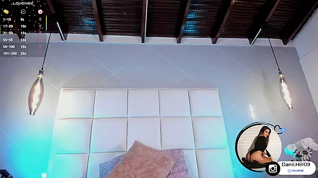 danii hill  online show from 11-19-25, 04:34