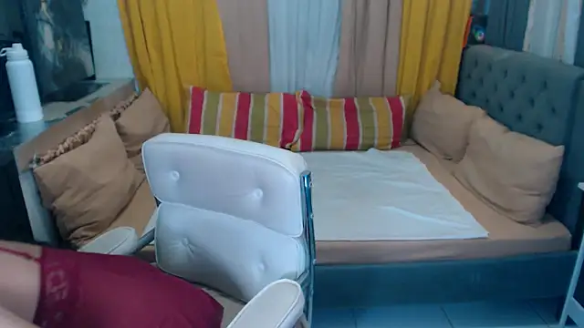 Snapshot of QueenDomCumm chatting on 12-05-24, 04:42 QueenDomCumm online show from 12-05-24, 04:42