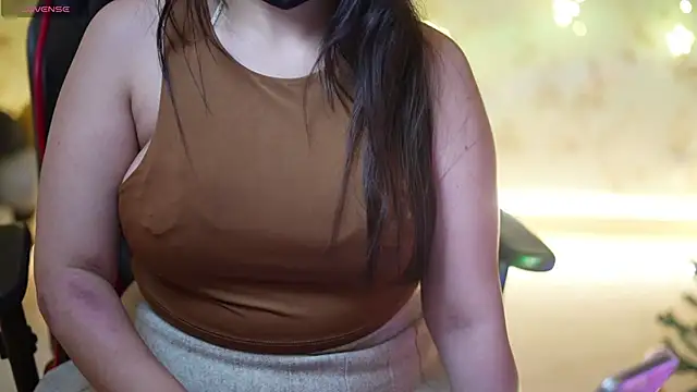 Snapshot of only_aleesha chatting on 12-27-24, 05:37 only aleesha online show from 12-27-24, 05:37