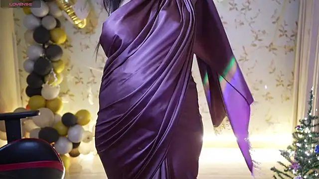 Snapshot of only_aleesha chatting on 12-27-24, 08:39 only aleesha online show from 12-27-24, 08:39