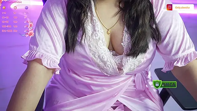 Snapshot of only_aleesha chatting on 11-01-25, 04:31 only aleesha online show from 11-01-25, 04:31