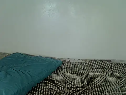 laetitia  online show from 09-18-25, 02:02