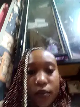 laetitia  online show from 10-10-25, 10:42