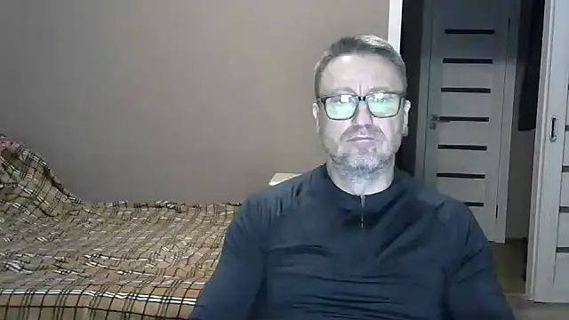 Snapshot of HarrySnake chatting on 12-06-24, 01:44 HarrySnake online show from 12-06-24, 01:44