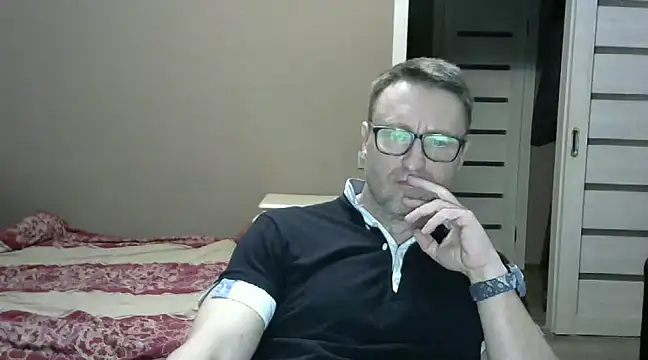 Snapshot of HarrySnake chatting on 12-13-24, 06:05 HarrySnake online show from 12-13-24, 06:05