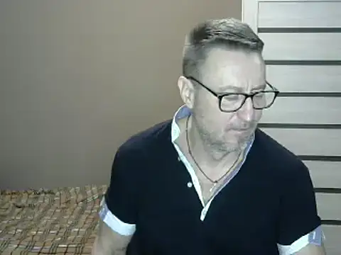 Snapshot of HarrySnake chatting on 12-31-24, 04:46 HarrySnake online show from 12-31-24, 04:46