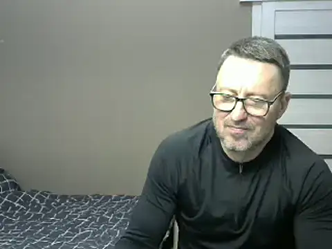 Snapshot of HarrySnake chatting on 02-14-25, 06:19 HarrySnake online show from 02-14-25, 06:19