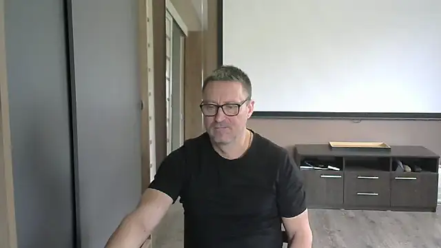 Snapshot of HarrySnake chatting on 10-03-25, 08:11 HarrySnake online show from 10-03-25, 08:11