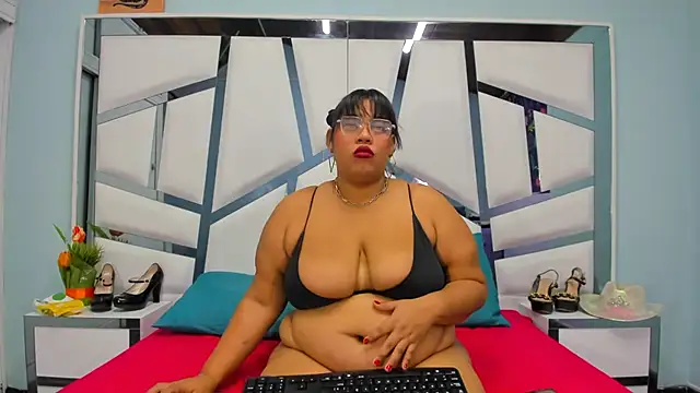 chanel hot 001 online show from 11-14-25, 01:48