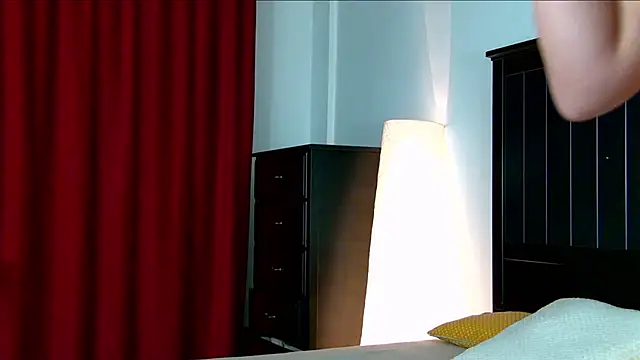 Yanira Muslim online show from 12-18-25, 05:13