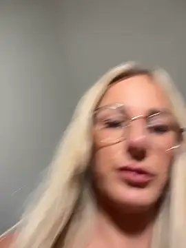 Liana Lou online show from 05-03-26, 12:33