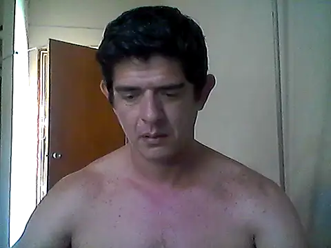 Snapshot of Marobronco chatting on 11-14-25, 04:06 Marobronco online show from 11-14-25, 04:06