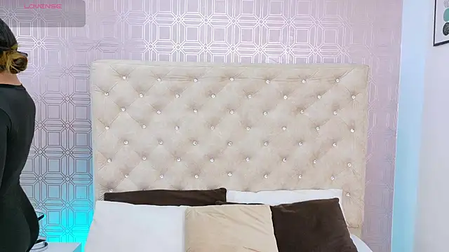 Sara Desire online show from 10-04-25, 12:25