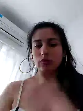 Snapshot of Bigyummmzul chatting on 12-22-24, 06:37 Bigyummmzul online show from 12-22-24, 06:37