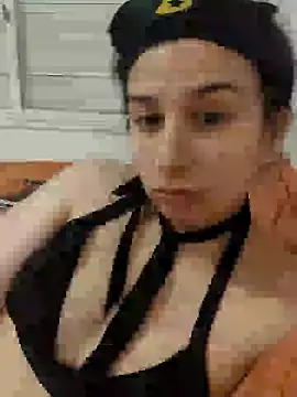 Snapshot of Bigyummmzul chatting on 03-11-25, 03:45 Bigyummmzul online show from 03-11-25, 03:45