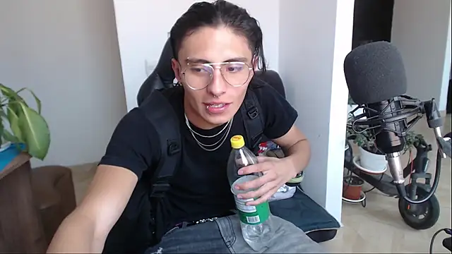 Snapshot of jay_dimarco2 chatting on 02-08-26, 08:34 jay dimarco2 online show from 02-08-26, 08:34