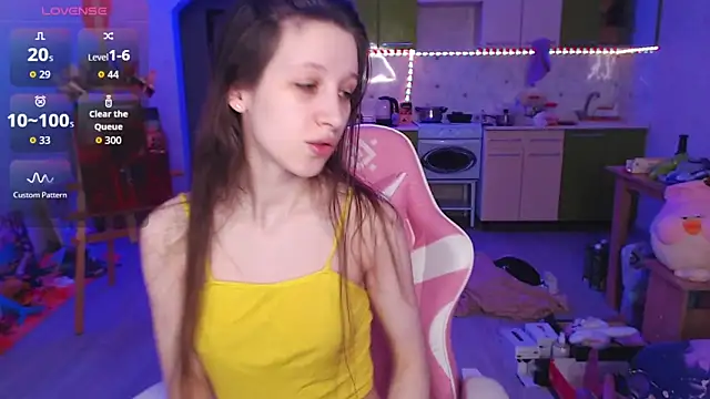 Snapshot of ur_kitty__ chatting on 04-25-26, 01:03 ur kitty online show from 04-25-26, 01:03